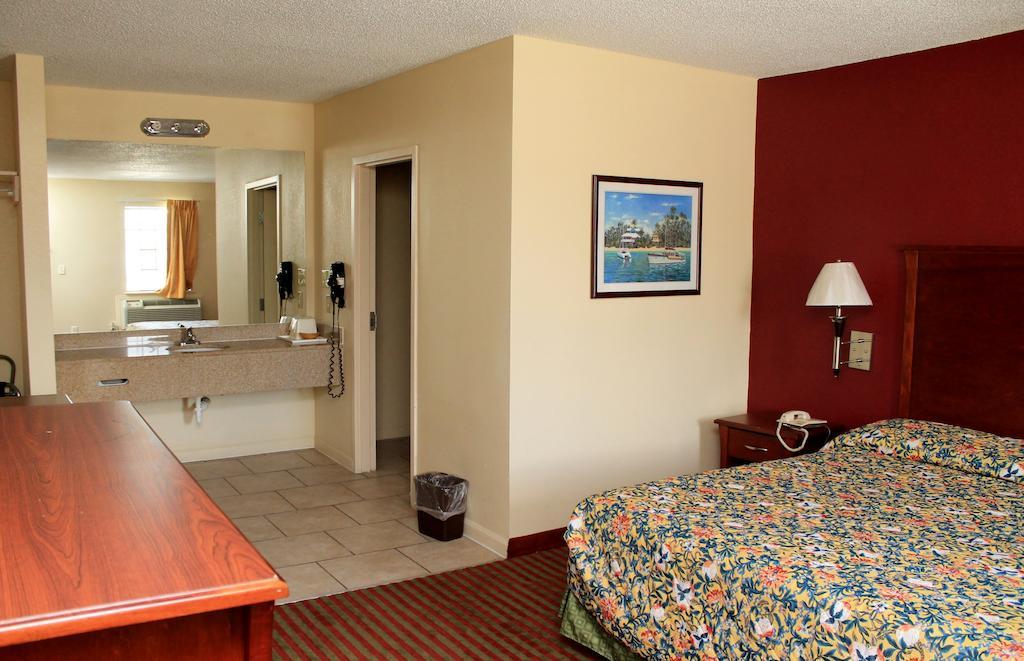 Best Way Inn And Suites - New Orleans Room photo