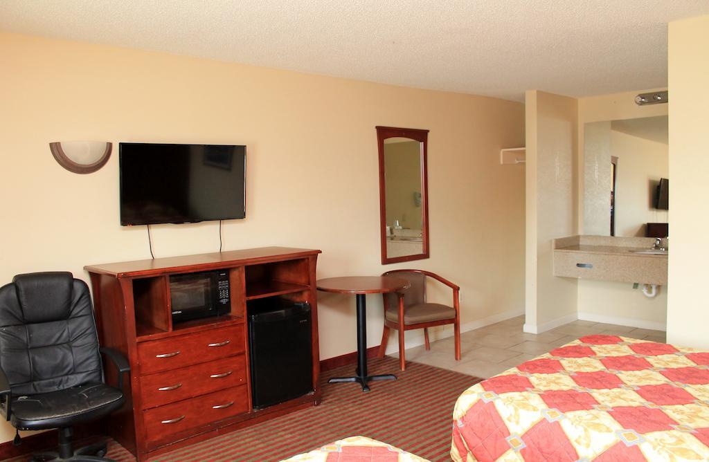 Best Way Inn And Suites - New Orleans Room photo